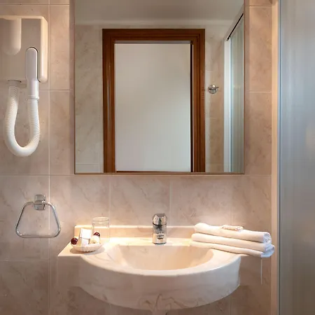 Tiffany Hotel 3*